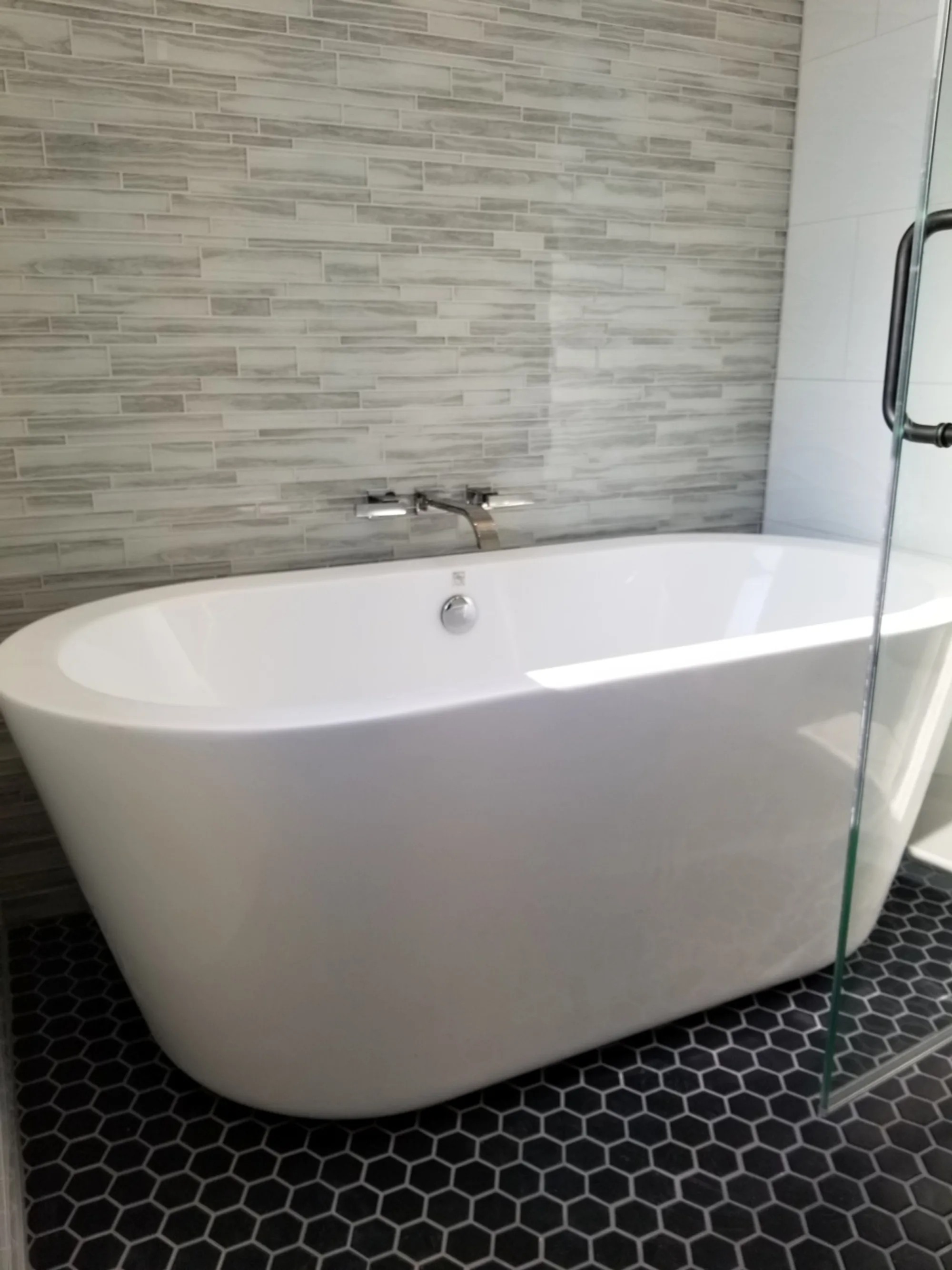 Winnetka bathroom remodel by Delta 06