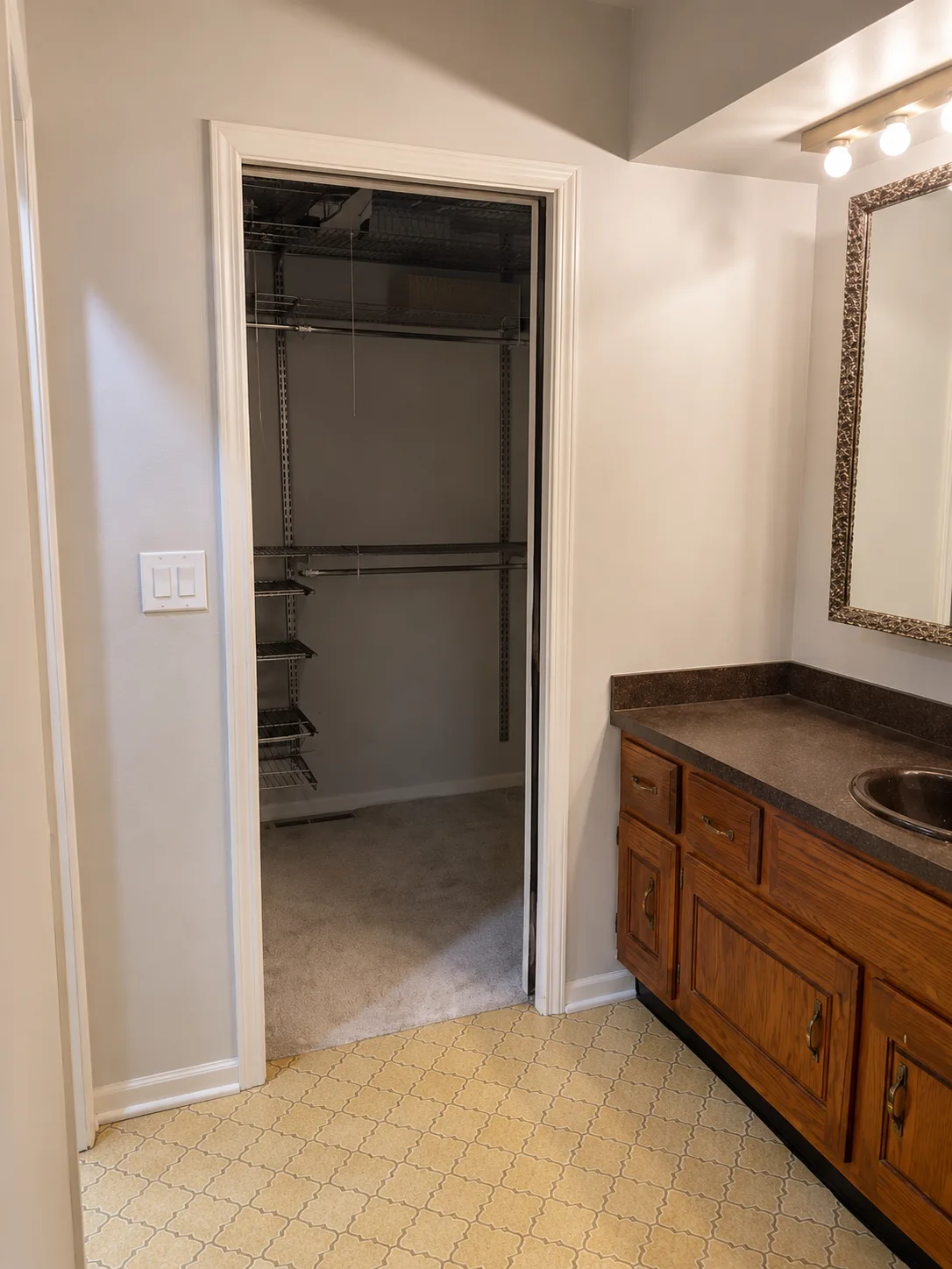 Riverwoods Bathroom Remodel before remodeling