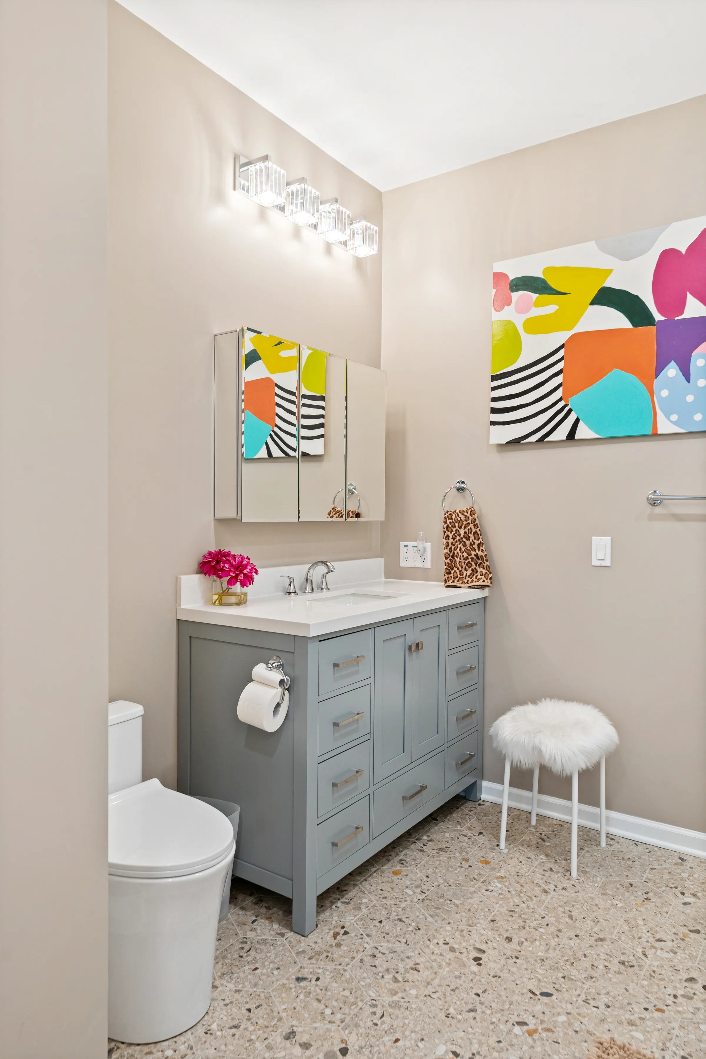 Northbrook bathroom remodel: quartz counter with undermount sink